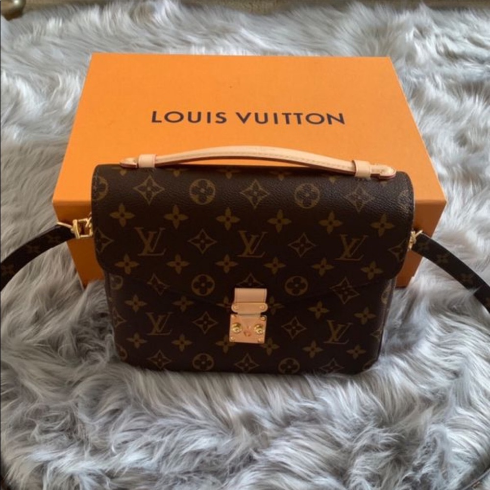 LOUIS VUITTON POCHETTE METIS